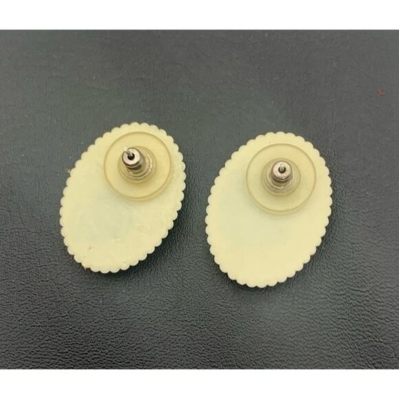 Vintage Black And Ivory Pierced Cameo Earrings Romatic Beauty - Picture 4 of 4